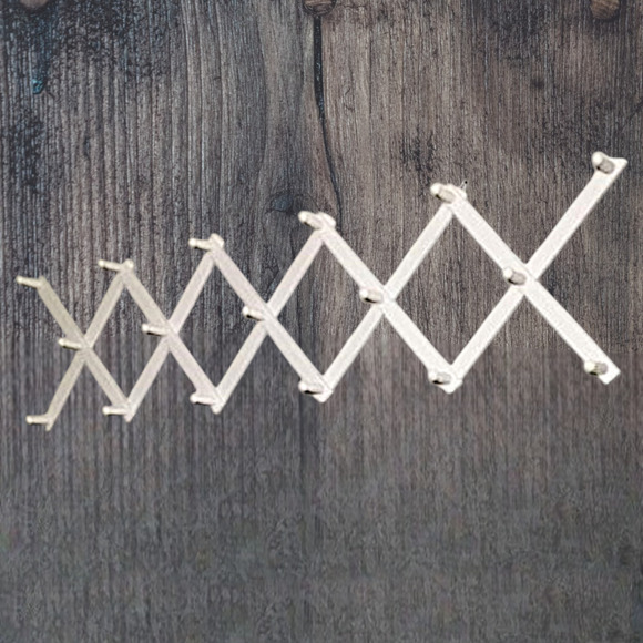 White Wood Accordion Farmhouse Style 17 Peg Expanding Cap Hat Wall Rack Cottage - Picture 2 of 9